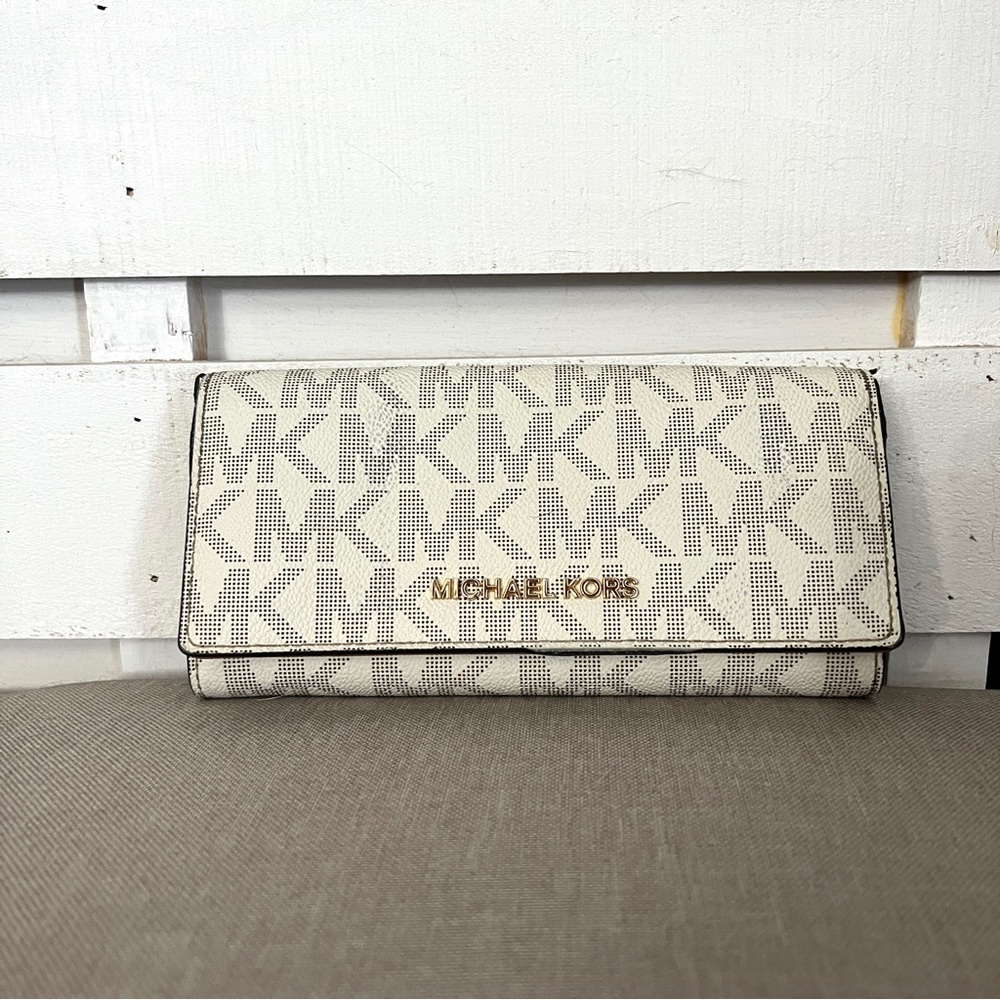 Michael Kors Bi-Fold Wallet